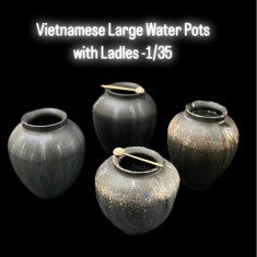 1/35 Vietnamese Large Water Pots with Ladles