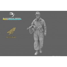 1/16 WWII German Fallschirmjager Young Sergeant Figure
