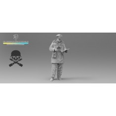 1/16 WWII German Totenkopf Winter Officer Figure