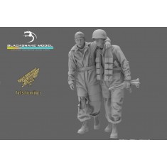 1/48 WWII German Fallschirmjager Assisting Wounded Comrade Set (2 Figures)
