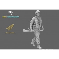 1/48 WWII German Fallschirmjager Rifleman with FG42 Figure