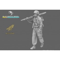 1/48 WWII German Fallschirmjager MG42 Gunner Figure