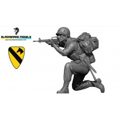 1/35 Vietnam US 7th Cavalry Kneeling Rifleman Firing Figure