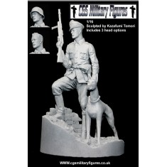 1/16 German Officer with Doberman (Figure with Base)