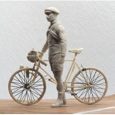 1/35 Bianchi Racing Bicycle with Cyclist from Early 1900s