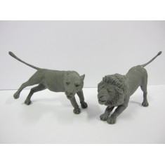 1/35 (54mm Scale) Lions "Attacking" (2 lions)