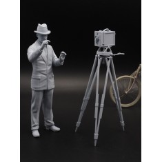 1/24 Cameraman