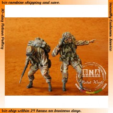 1/35 US Airborne (UH-60 Crew) (2 Figures)