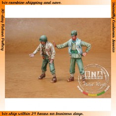 1/35 WWII US Marines - DUKW Crew (2 Figures)