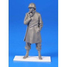 1/35 WWII US Soldier with Winter Coat and an M1 Rifle - Belgium 1944