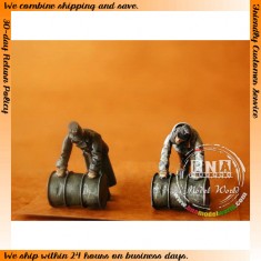 1/48 German Soldiers Rolling Barrels (2 Figures and Barrels)