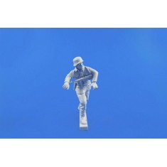 1/48 WWII German Motorcycle Rider (pushing his Machine) for Tamia BMW kit