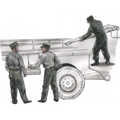 1/72 WWII German Personnel on V2 Meillerwagen Transporter