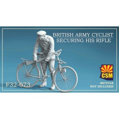 1/32 British Army Cyclist Securing His Rifle