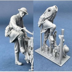 1/32 Machine Gun Corps Rider Starting the Motorcycle