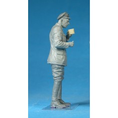 1/35 British Armoured Car Division Serviceman On Tea Break