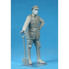 1/35 British Armoured Car Division Serviceman With A Shovel