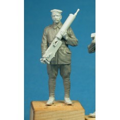 1/35 German Armoured Car Crewman With MG 08