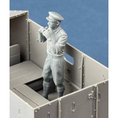 1/35 RAF Armoured Car Crew Flying Lieutenant- ROBERT EVANS
