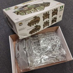 1/16 Wiesel MK20 w/Figure & Workable Tracks (box damaged)