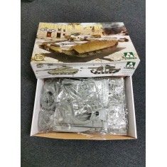 1/35 British Main Battle Tank Chieftain Mk.5/P [2 in 1] (box damaged)