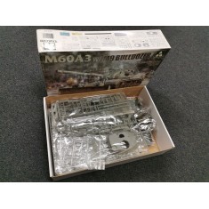 1/35 M60A3 Main Battle Tank w/M9 Bulldozer (box damaged)