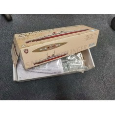 1/700 SMS Derfflinger 1916 w/Full Hull (box damaged)