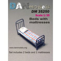 1/35 Military Beds w/Mattress & Pillow Vol.2 (2 beds & 2 mattresses)