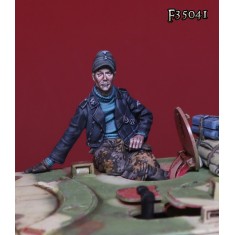 1/35 German WSS Crewman #1