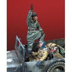 1/35 German SS Officer & Driver (2 figures)