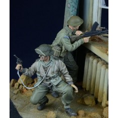 1/35 British / Commonwealth Infantry in Action, 1943-45 (2 figures)
