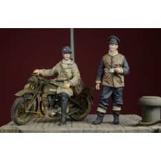 1/35 Royal Navy Set 1939-1945 (2 Figures: WRNS Dispatch Rider & Royal Navy Officer)