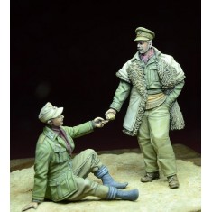 1/35 LRDG Officer and Afrikakorps POW in North Africa 1941-1943 (2 Figures)