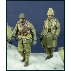 1/35 WWII Eastern Front Romanian Infantry Walking 1941-44 Winter (2 figures)