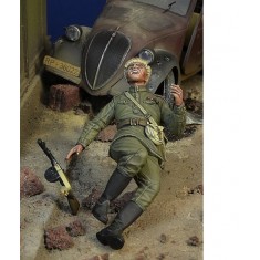 1/35 Just Shot Soviet Trooper, Berlin 45