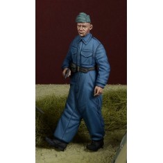 1/35 Dutch Armoured Car Crewman Walking, Holland 1940