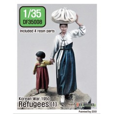 1/35 Refugees in Korean War 1950 Set #1 (2 Figures)