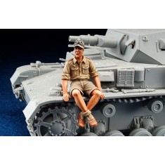 1/35 WWII DAK Panzer Crew At Rest