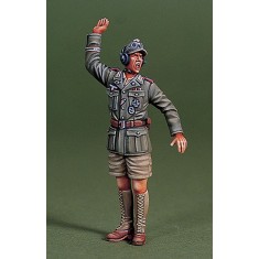 1/35 WWII DAK Panzer Commander on Board