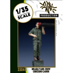 1/35 Israeli Tank Crew - Checking Canon