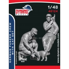 1/48 German Panzer Crew (2 figures) with Cat Set