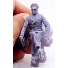 1/24 German Commander