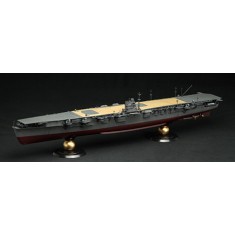 1/350 IJN Aircraft Carrier Hiryu with Crew Figures 