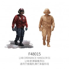 1/48 Ordnance Handler #01