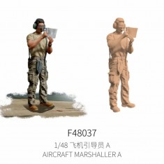 1/48 Aircraft Marshaller A