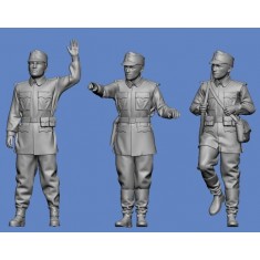 1/35 WWI Austro-Hungarian K.u.K. Truck/Tractor Driver and Co-Driver #2 (3 figures)