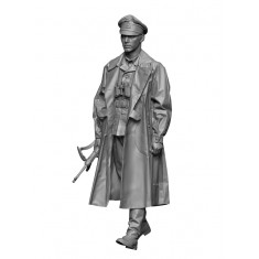 1/24 WWII German Officer, Raincoat Ver