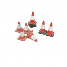 1/35 Big Road Cones (4pcs) & Little Road Cones (4pcs)