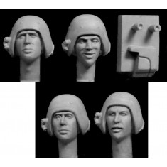 1/35 4x Heads with British 1970s Dan Dare Tank Helmets & mic jig