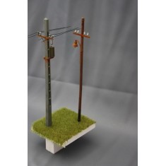 1/35 Telephone Pole (concrete /wood)